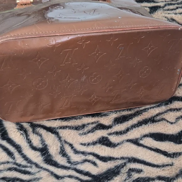 Authentic LV Vernis Zip Top Tote